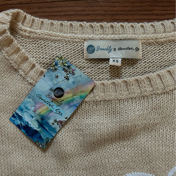 NWT Goldfish Kiss Oversized Sweater - Picture 9 of 11